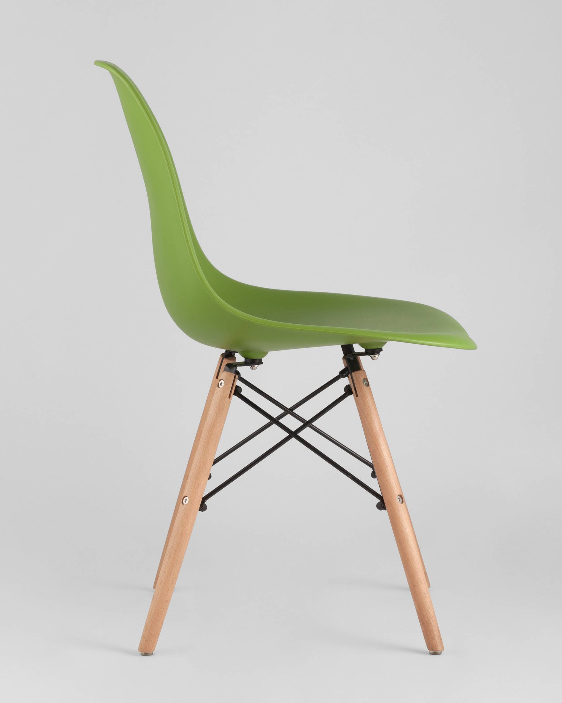 Стул Eames DSW зеленый из Италии