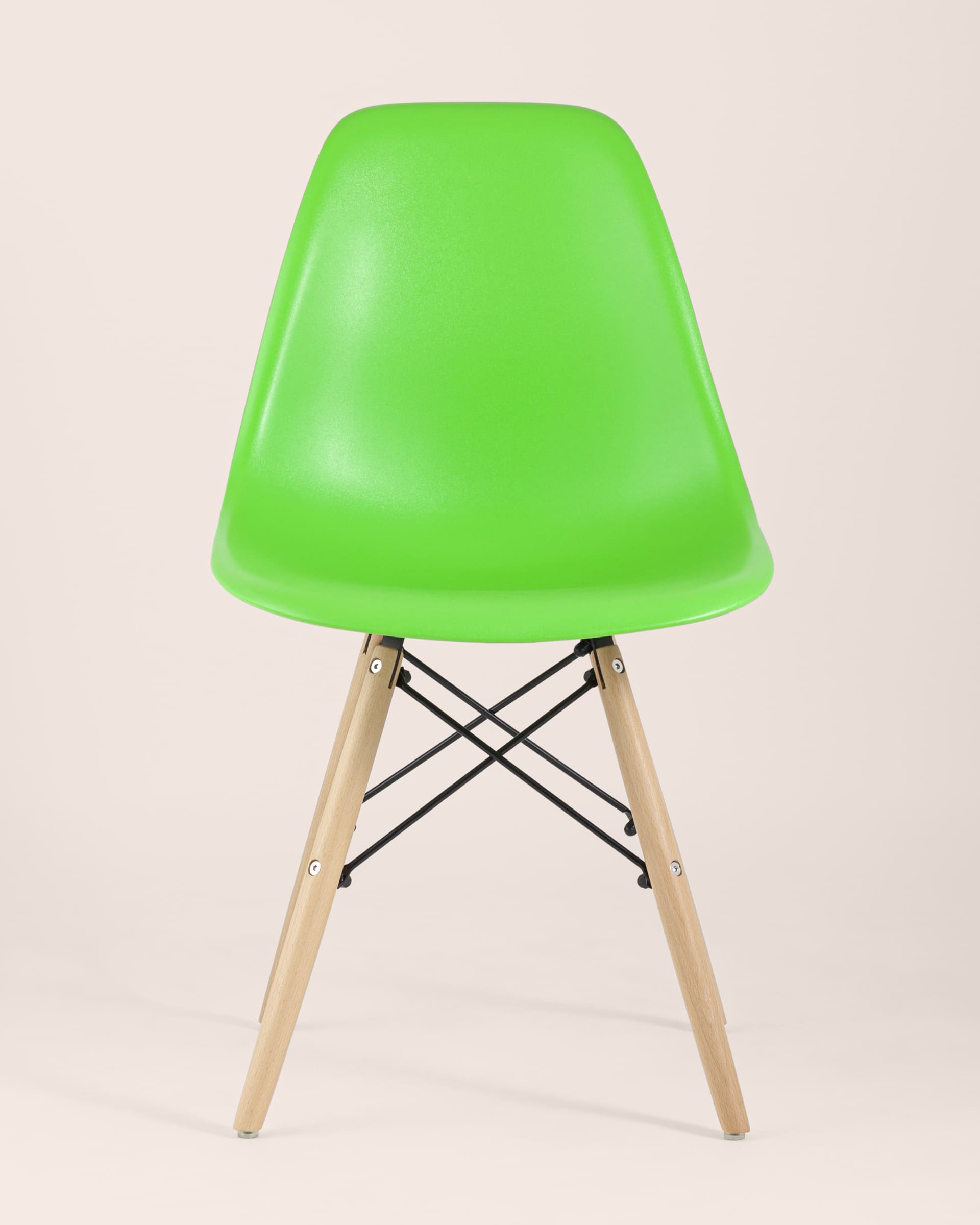 Стул Eames DSW светло-зеленый из Италии