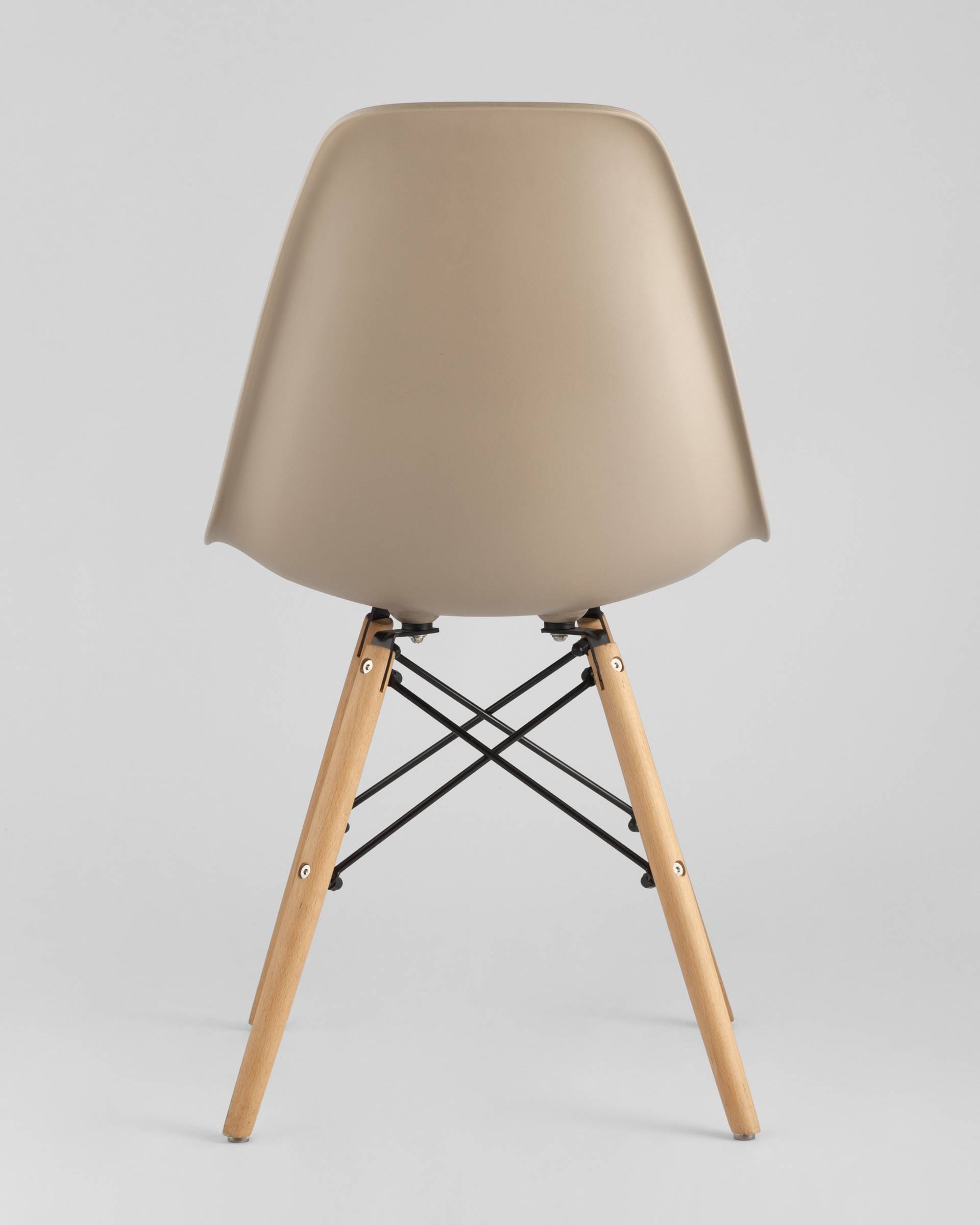Стул Eames DSW бежевый из Италии
