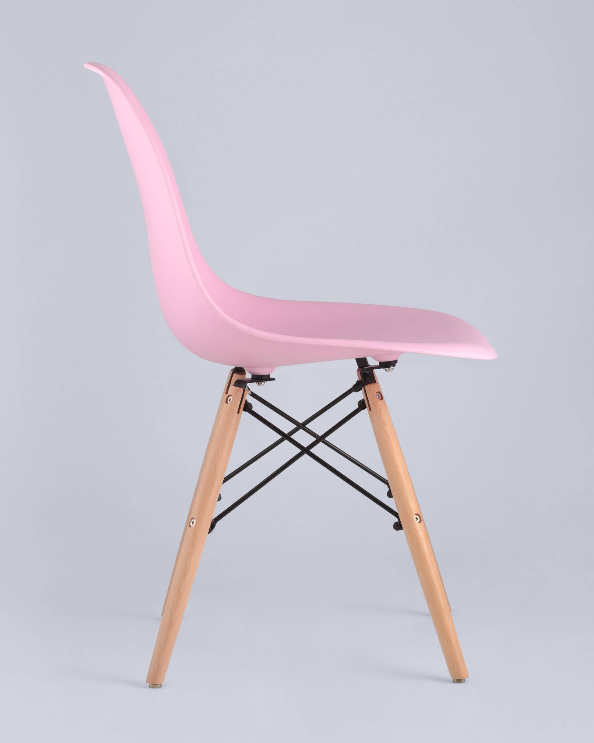 Стул Eames DSW розовый из Италии