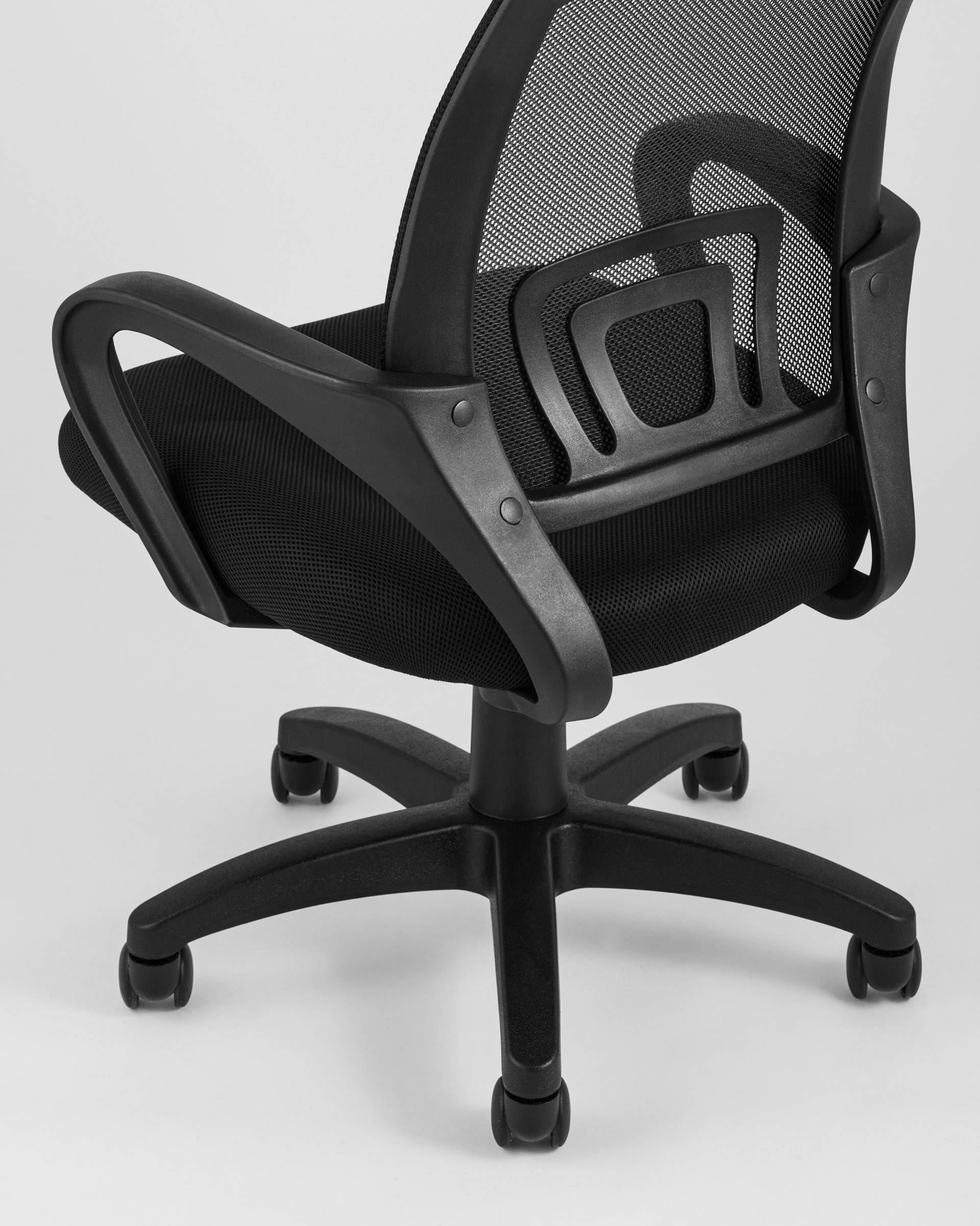 Кресло офисное TopChairs Simple черное из Италии