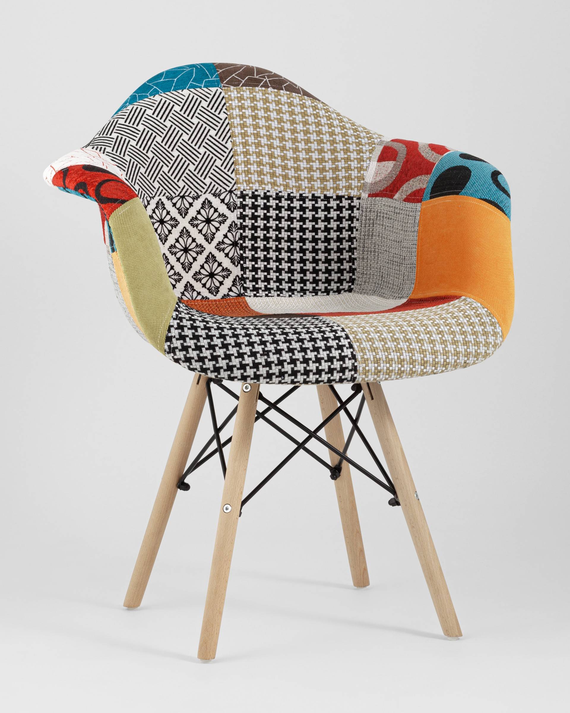 Кресло Eames DSW пэчворк из Италии